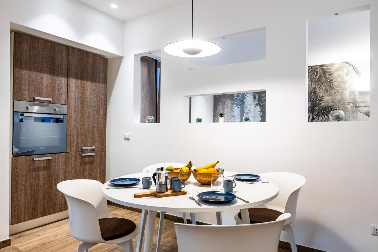 Solemar Sicilia - Palazzo Quaroni Apartman Palermo Kültér fotó